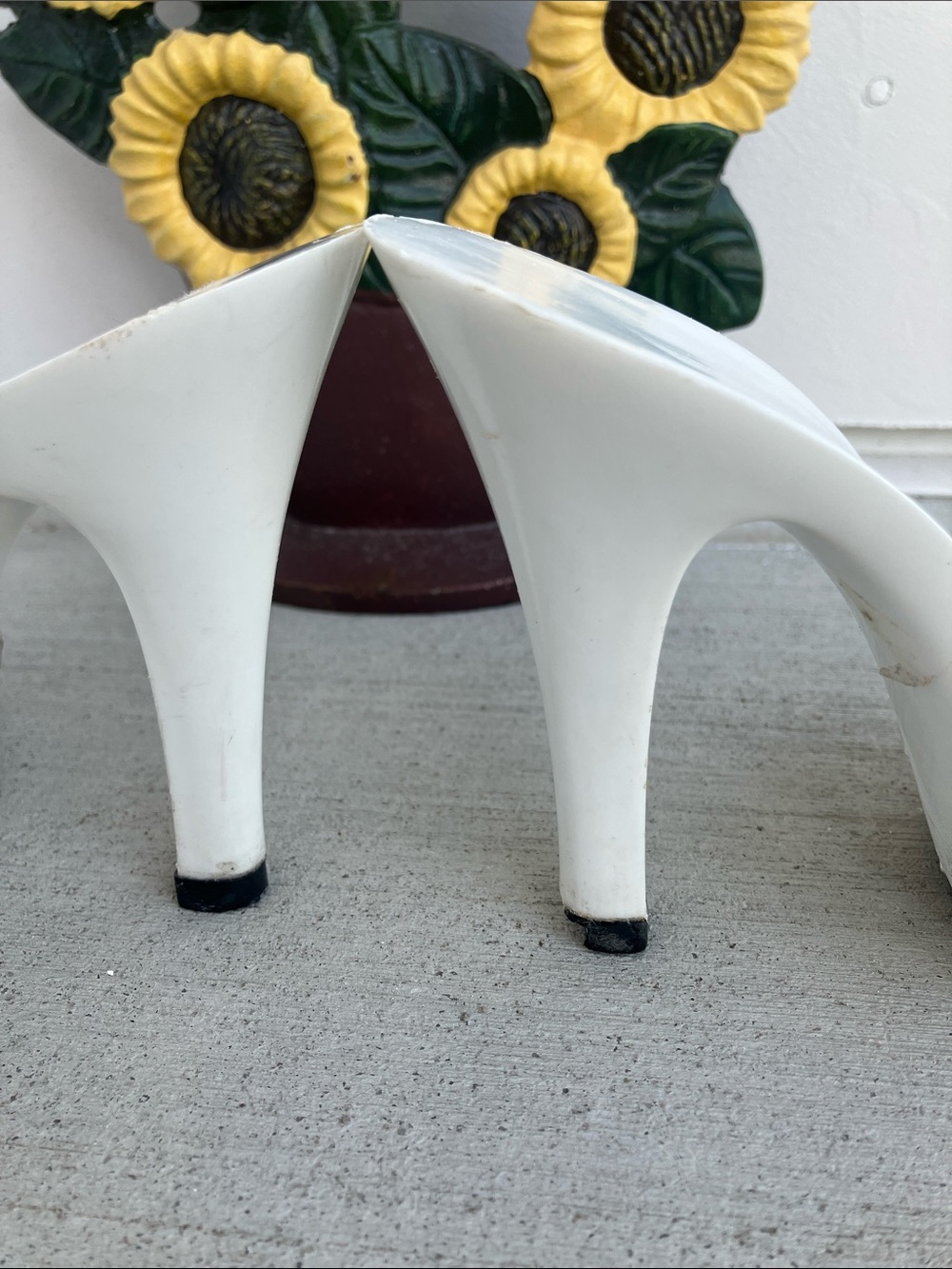 Vintage 80s Candie’s Slip On Open Toe Bright White Stiletto Heels AS IS - Picture 4 of 7